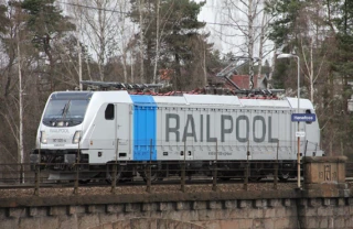 Picture showing a test run with the Bombardier TRAXX last mile loco outside Oslo in spring 2015. 